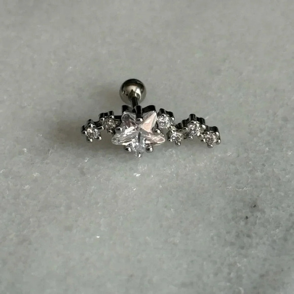 COPY - COPY - Silver Crystal Arch Cartilage Earring Brand New - Picture 2 of 3